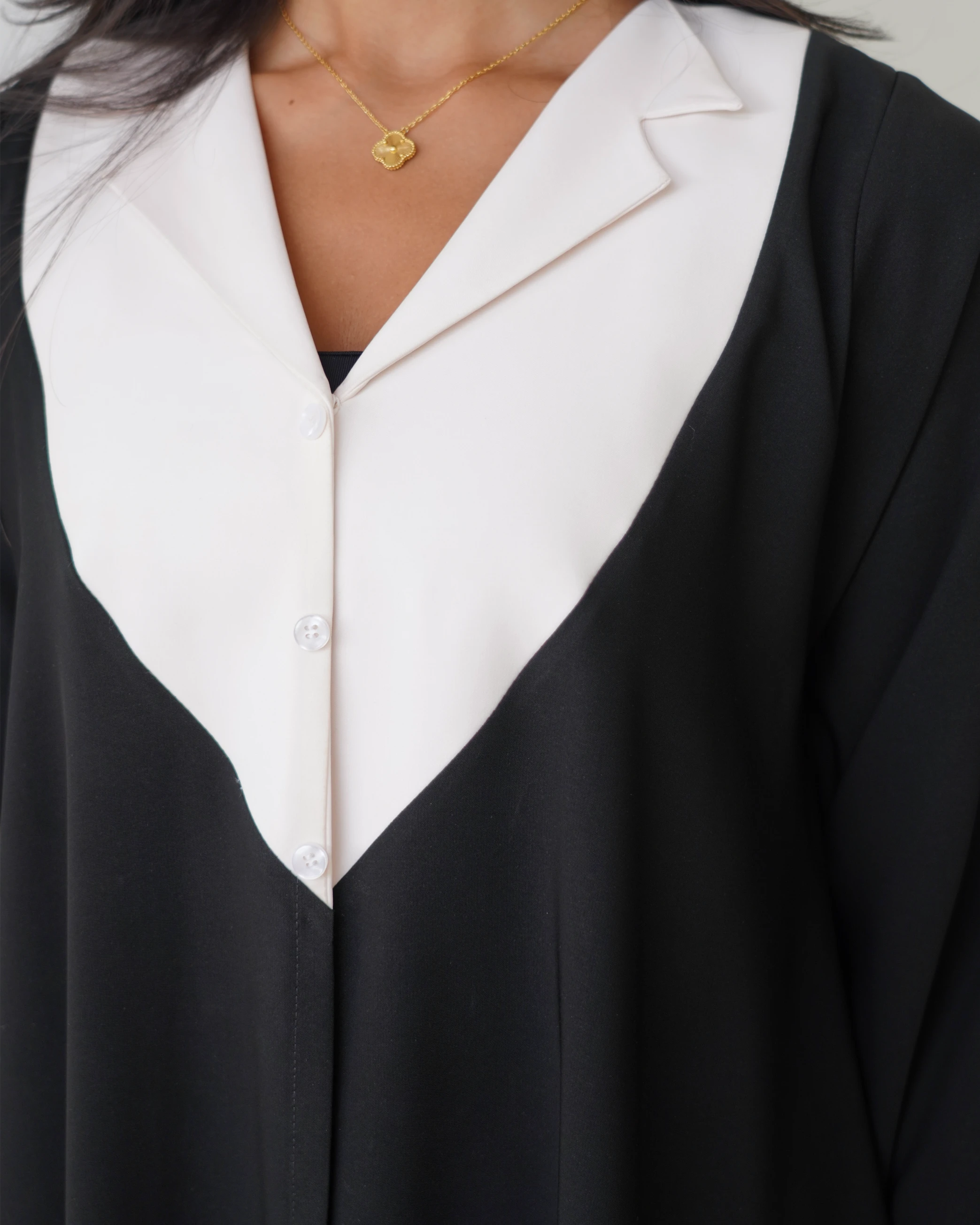 Smart Abaya | Black & White