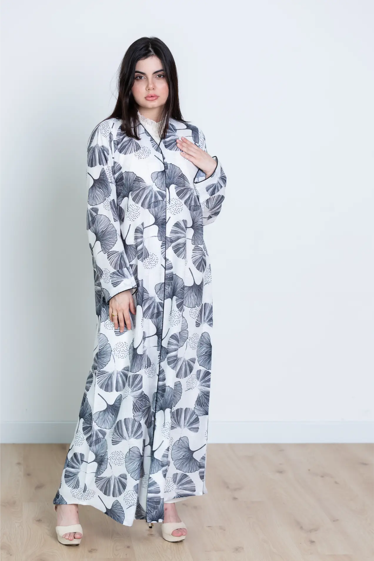 Leen Abaya | White