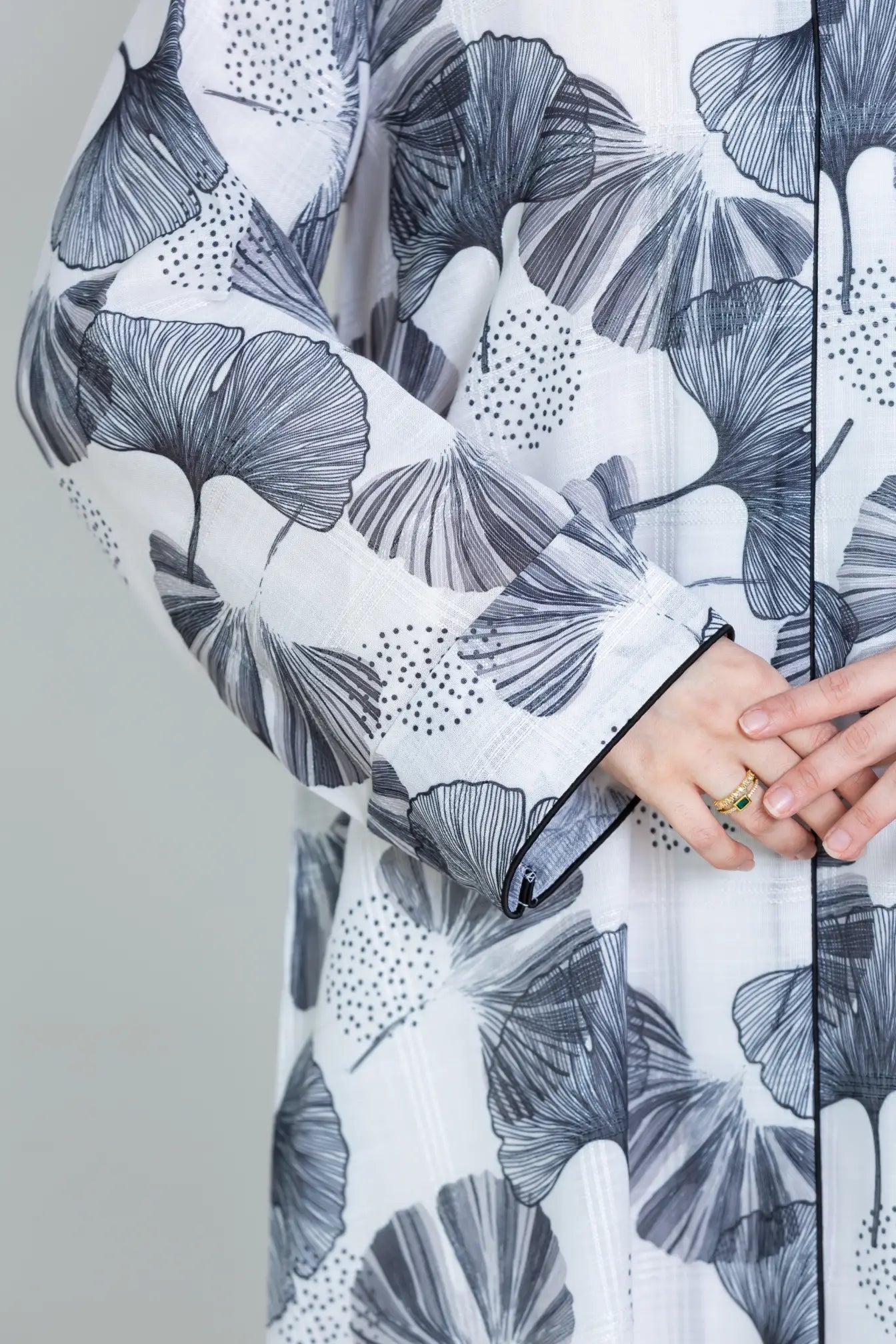 Leen Abaya | White