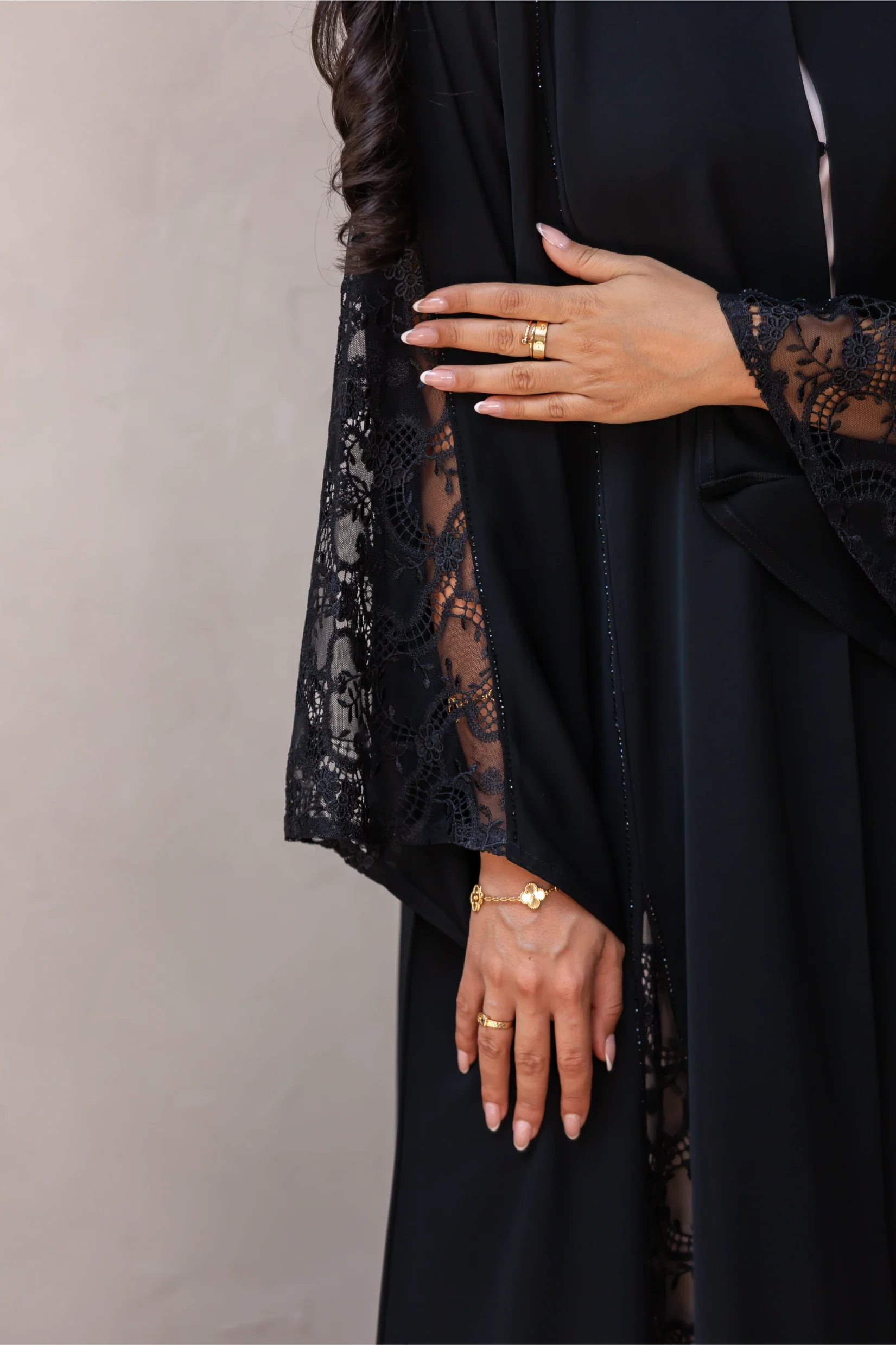 Asayel Abaya | Black