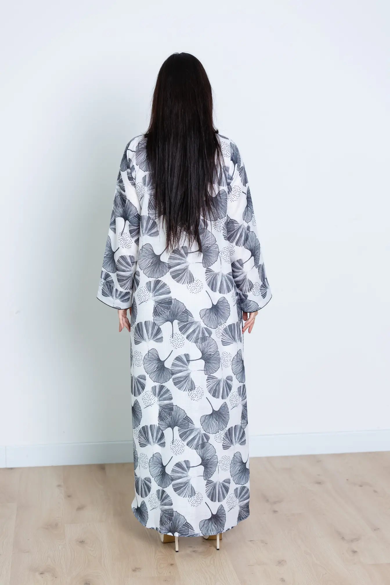 Leen Abaya | White