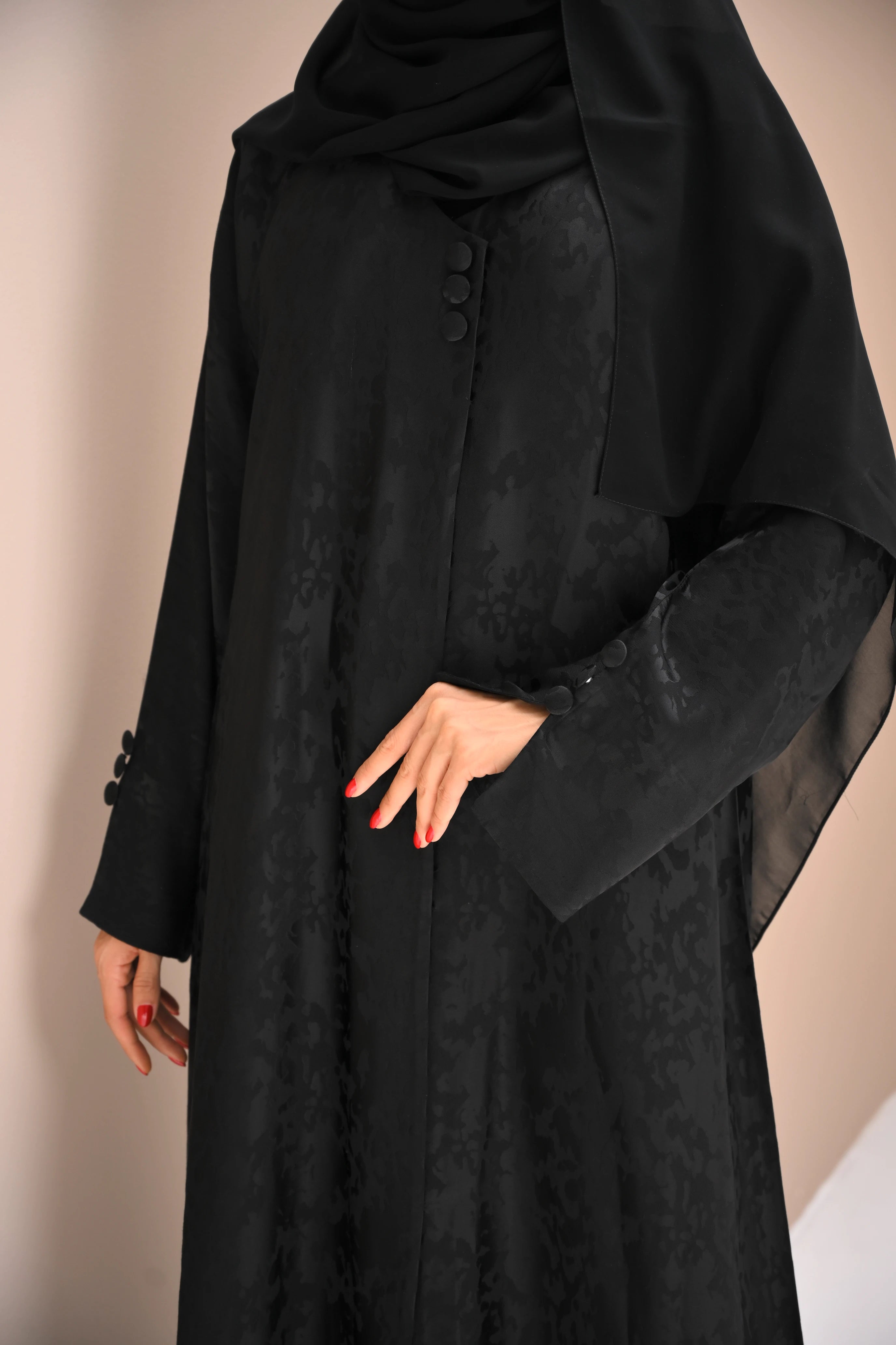 Hanan Abaya | Black