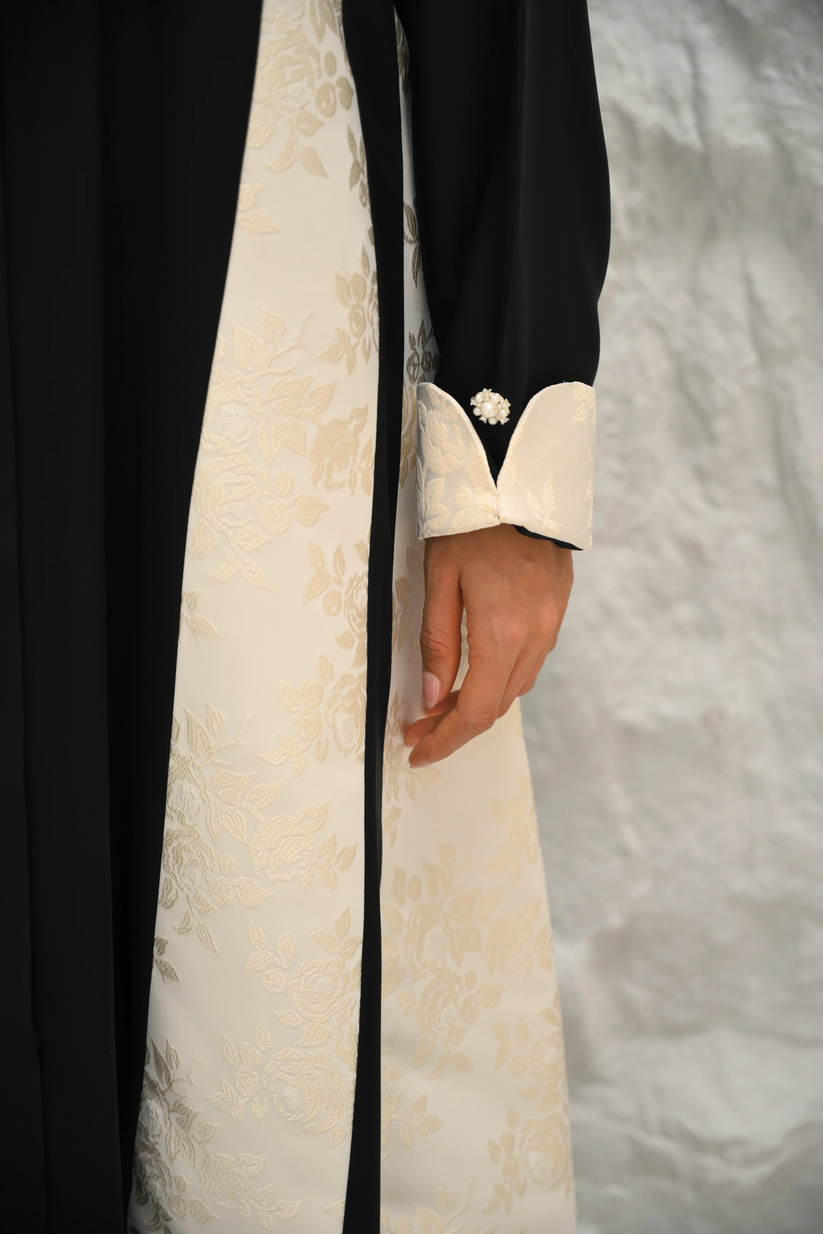 Lilia Abaya | Black Mixed White