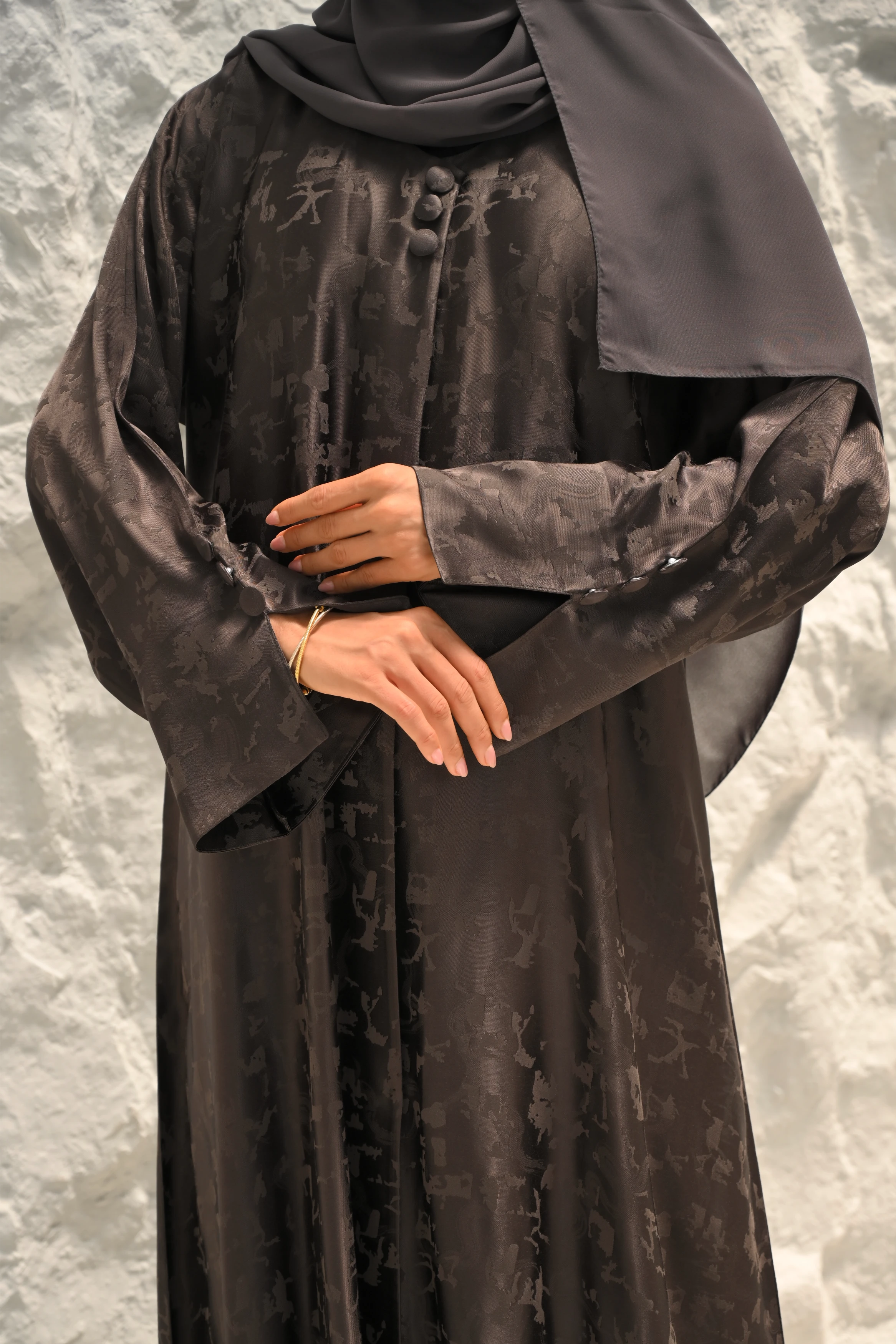Zahia Abaya Iron