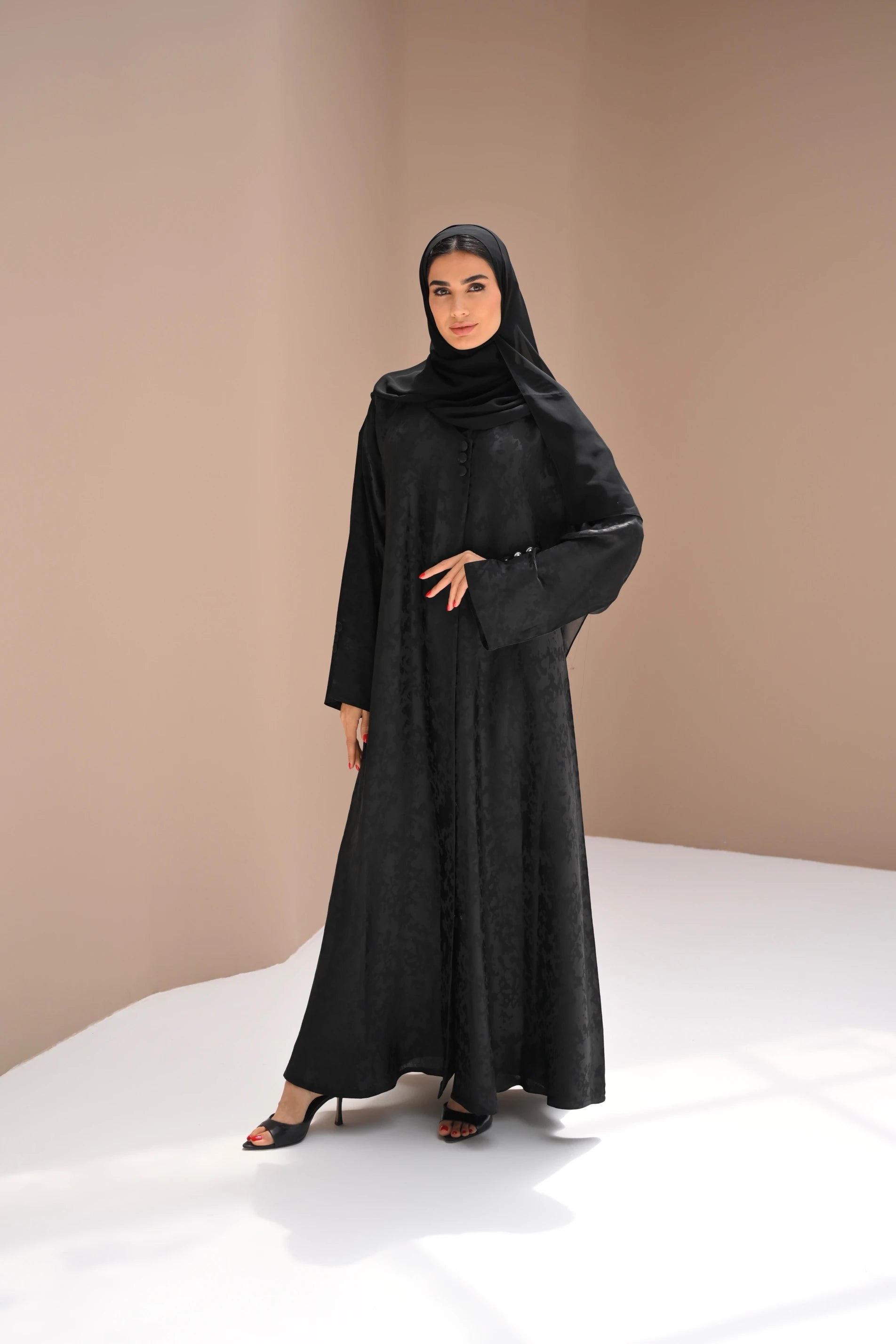 Hanan Abaya | Black
