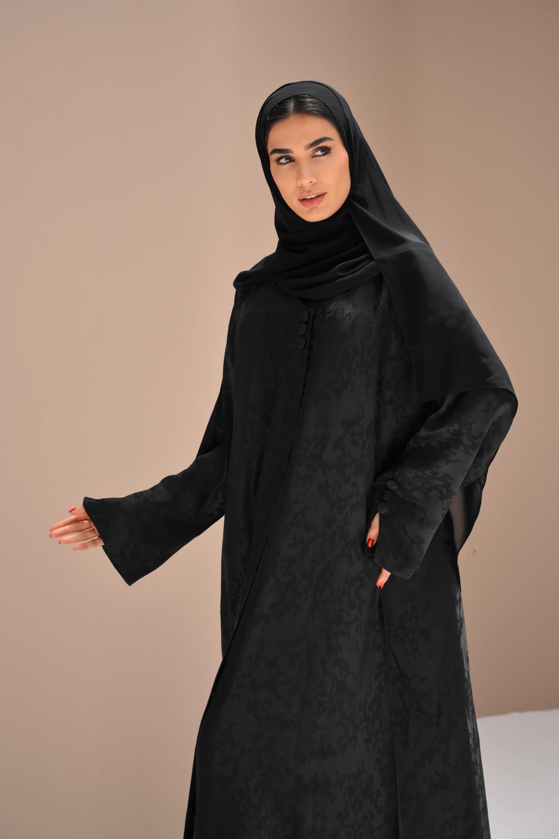 Hanan Abaya | Black