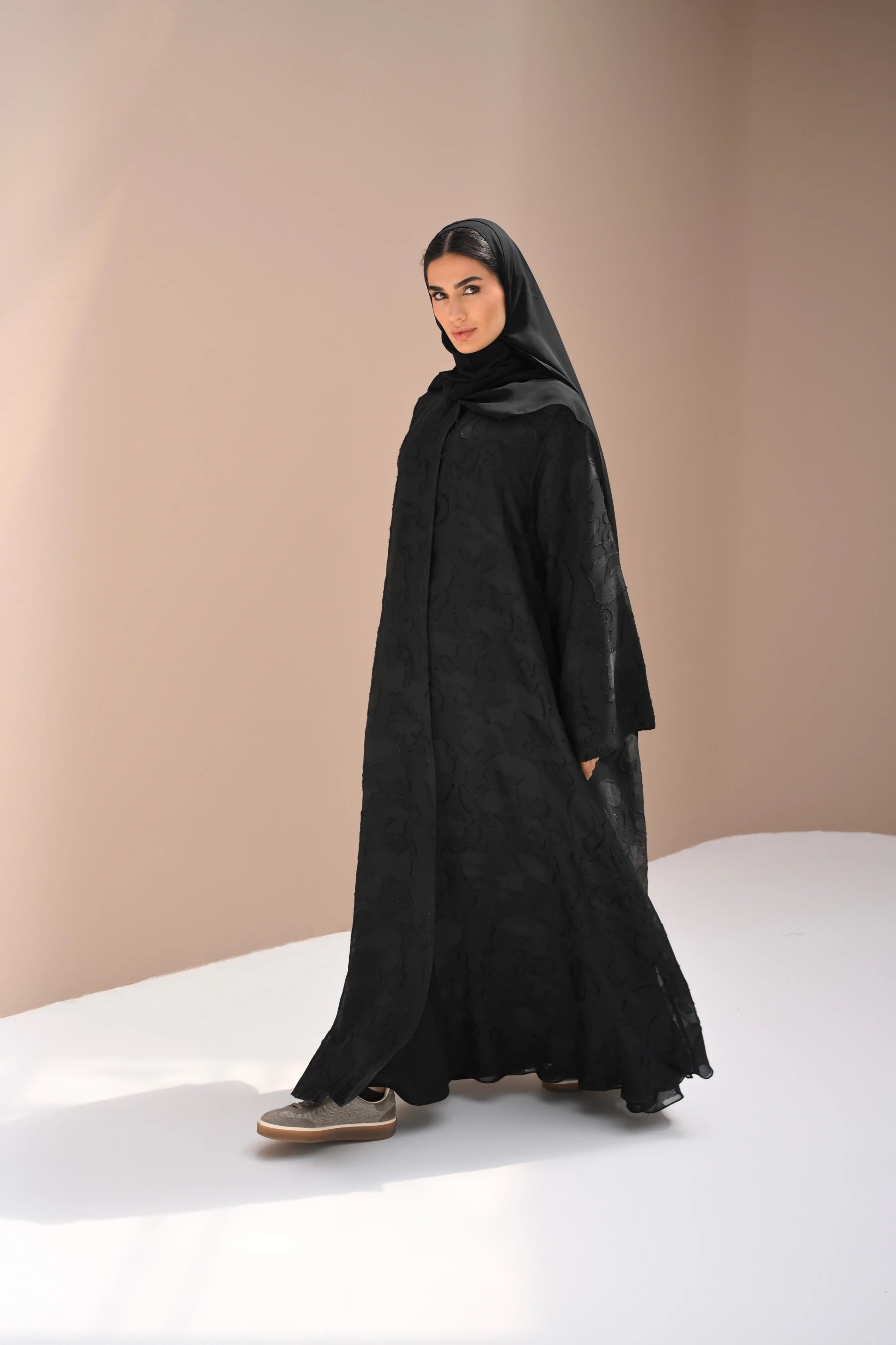 Stephany Abaya | Black