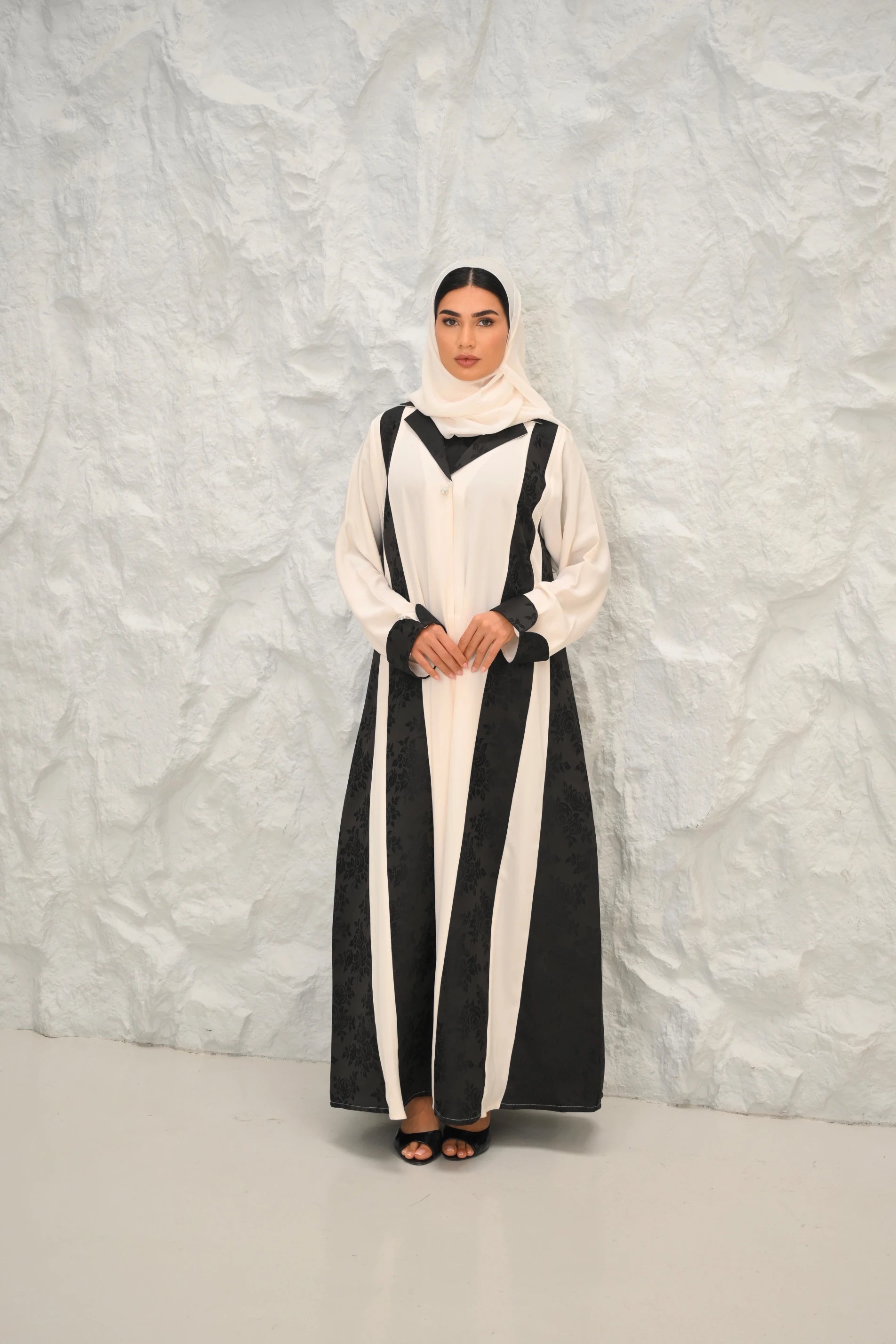 Lilia Abaya | White Mixed Black