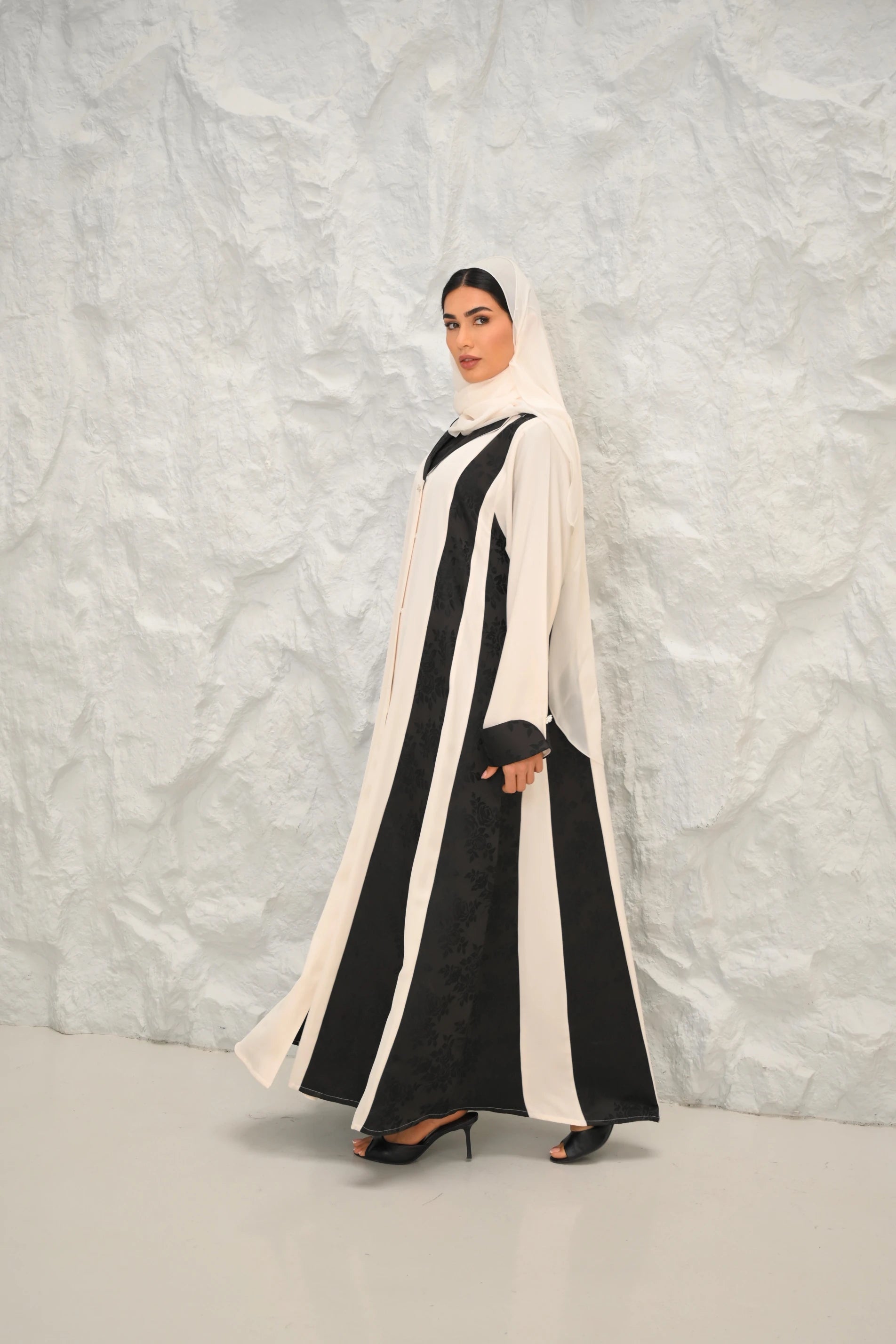 Lilia Abaya | White Mixed Black