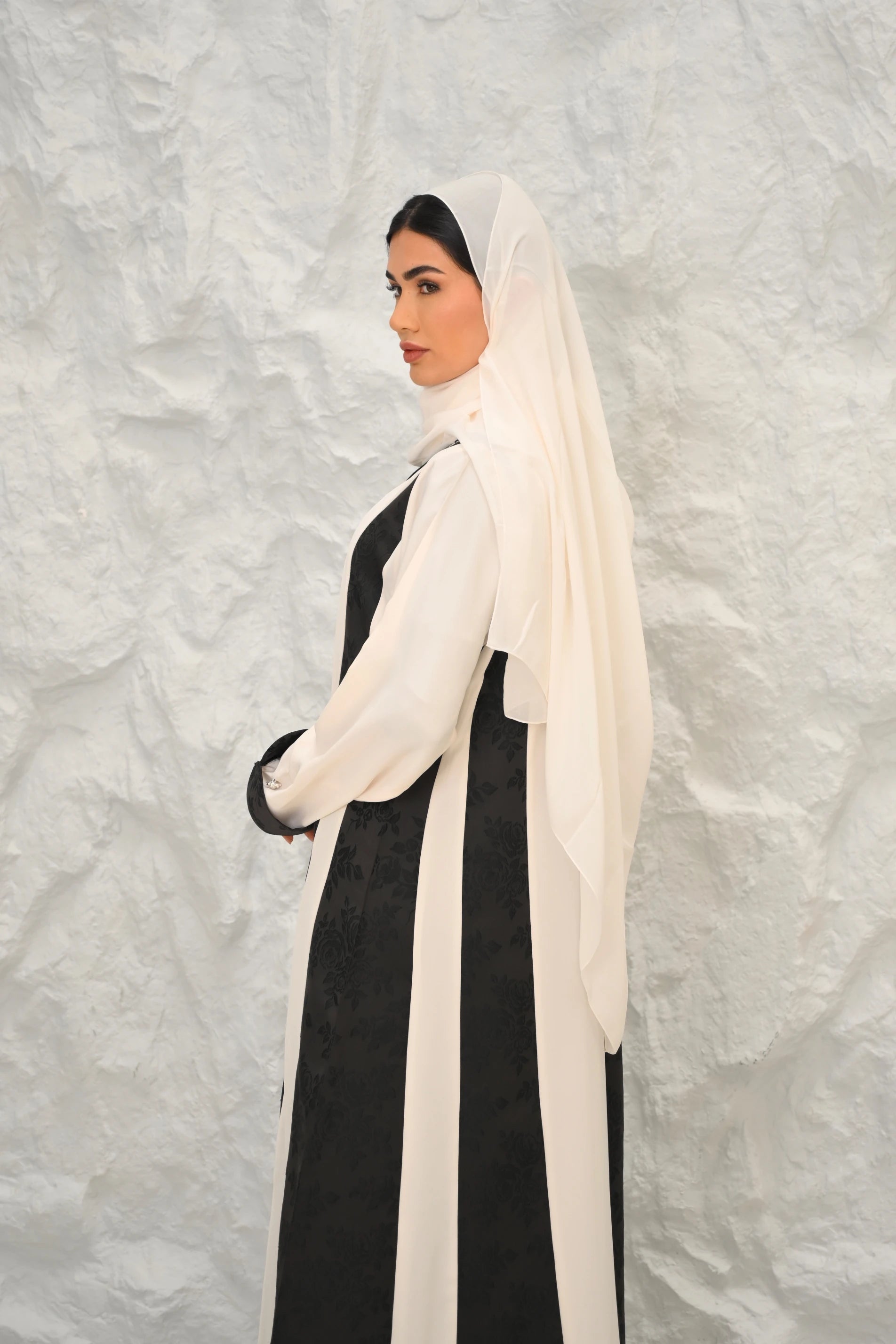 Lilia Abaya | White Mixed Black