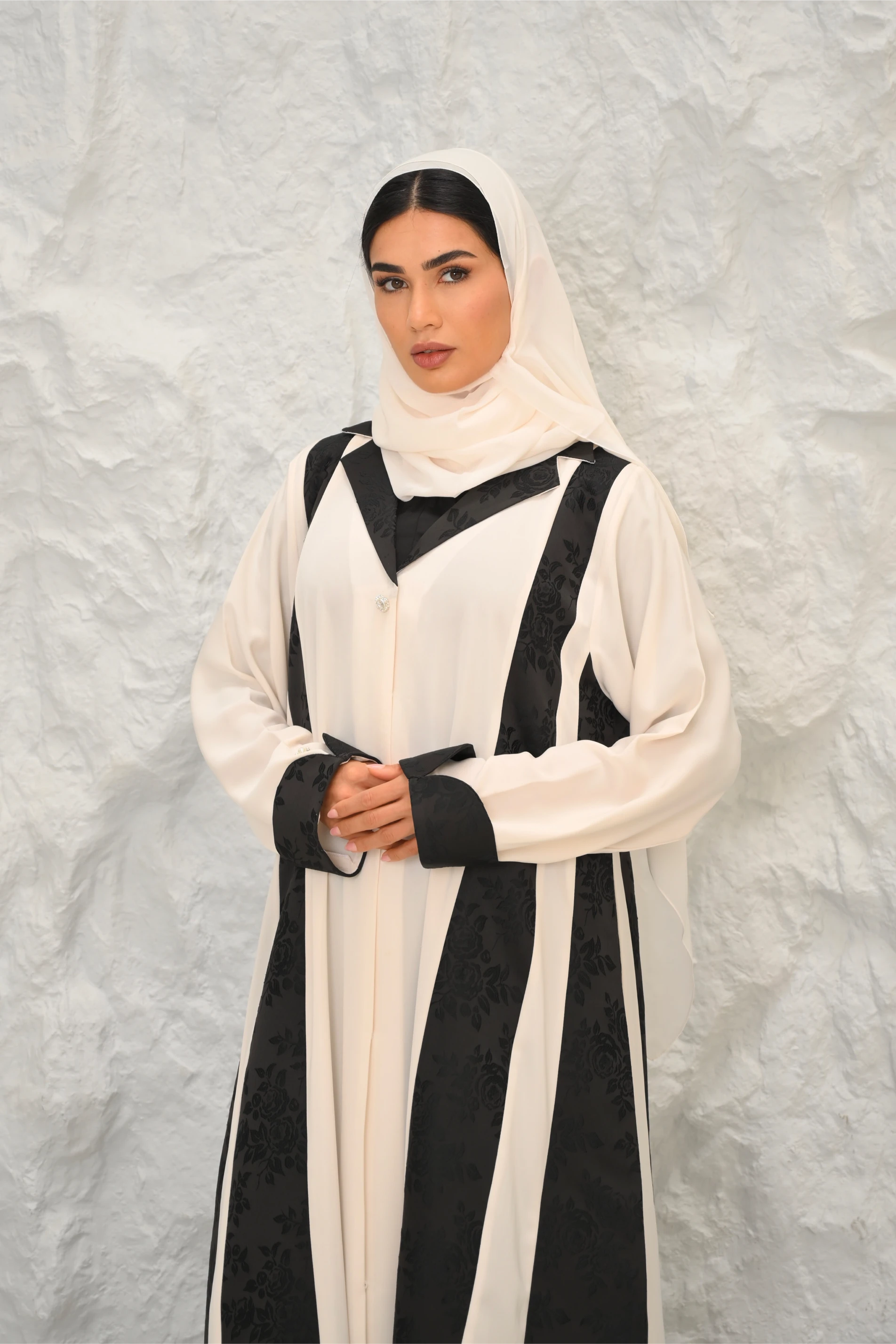 Lilia Abaya | White Mixed Black