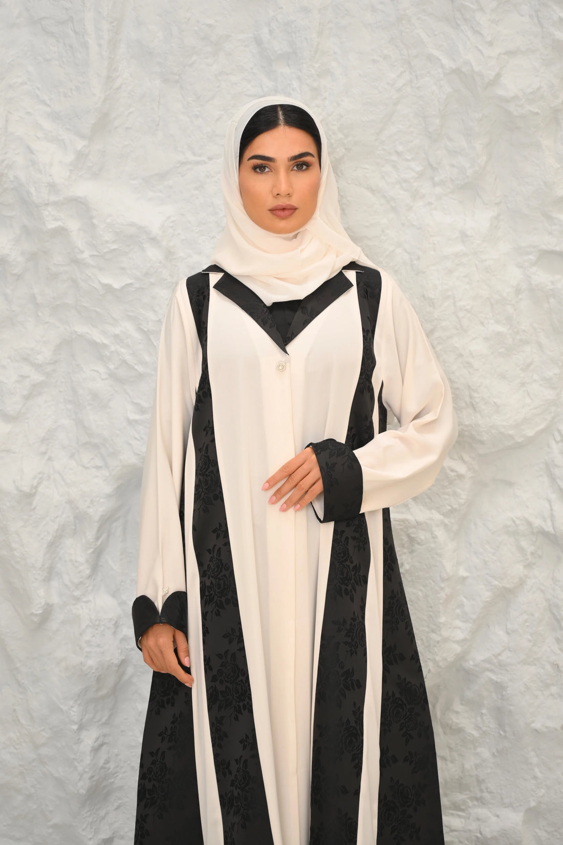 Lilia Abaya | White Mixed Black