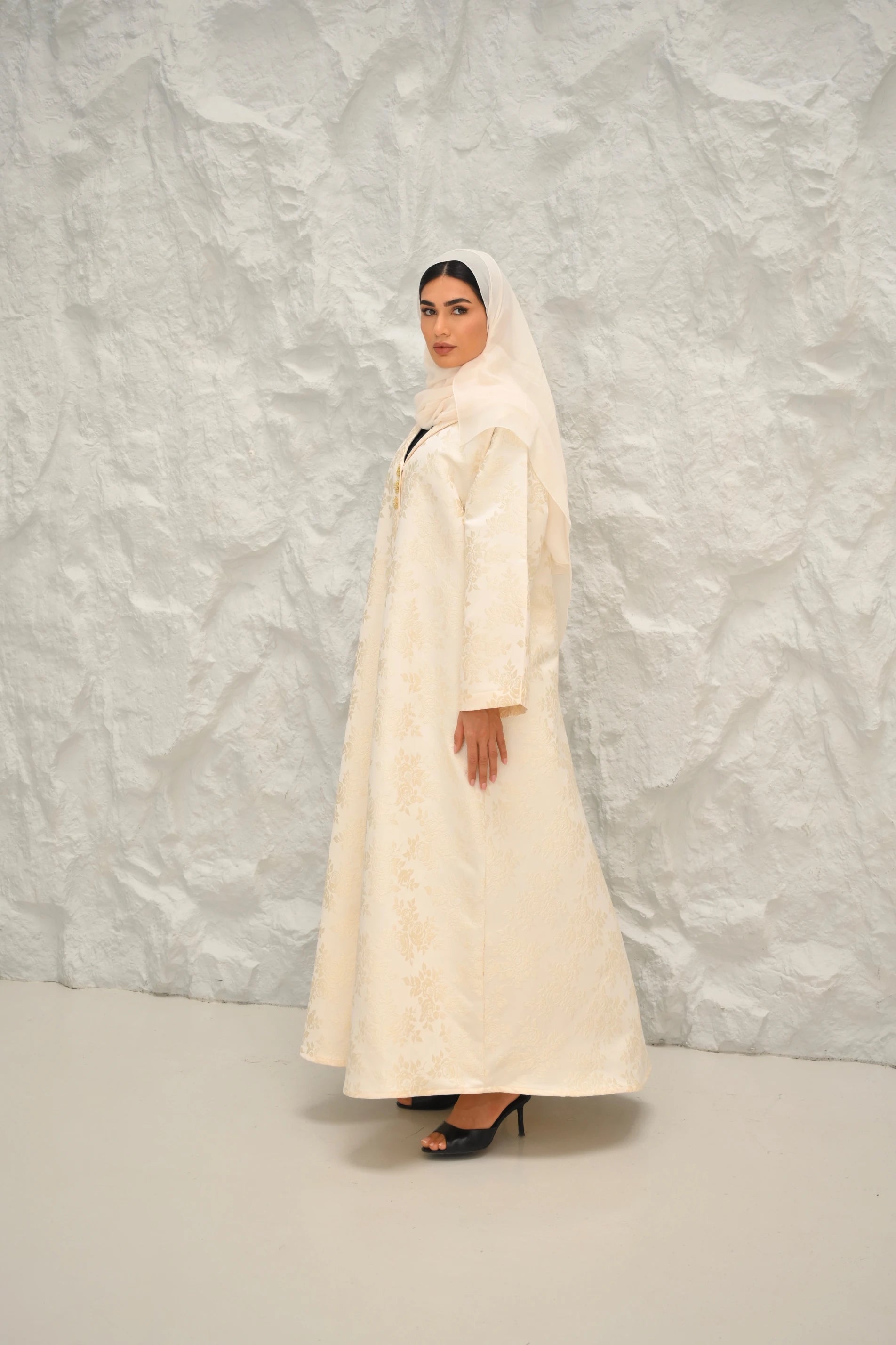 Lilia Abaya | White