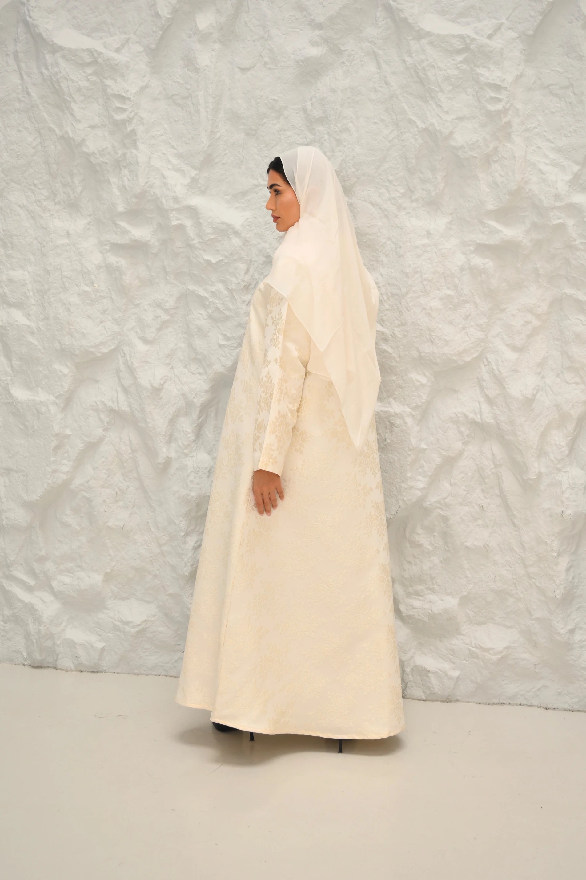 Lilia Abaya | White