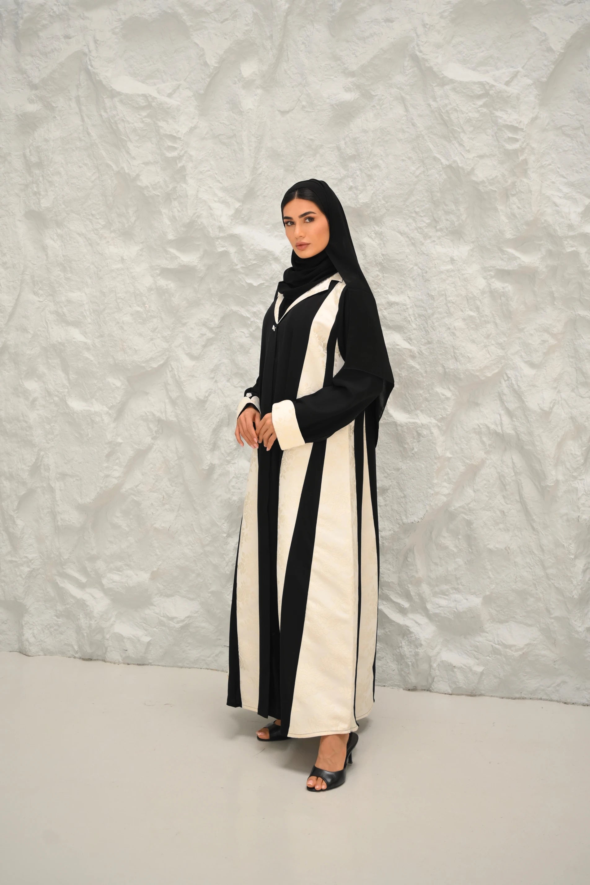 Lilia Abaya | Black Mixed White