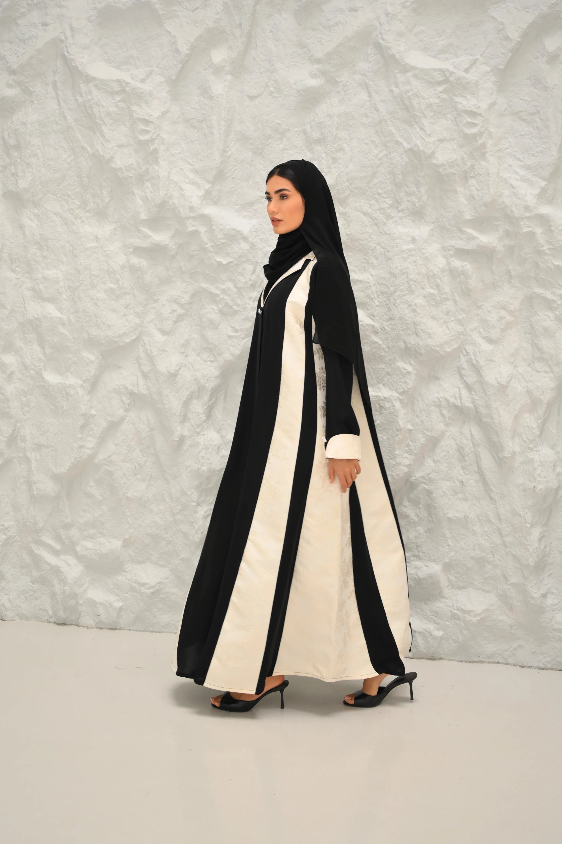 Lilia Abaya | Black Mixed White