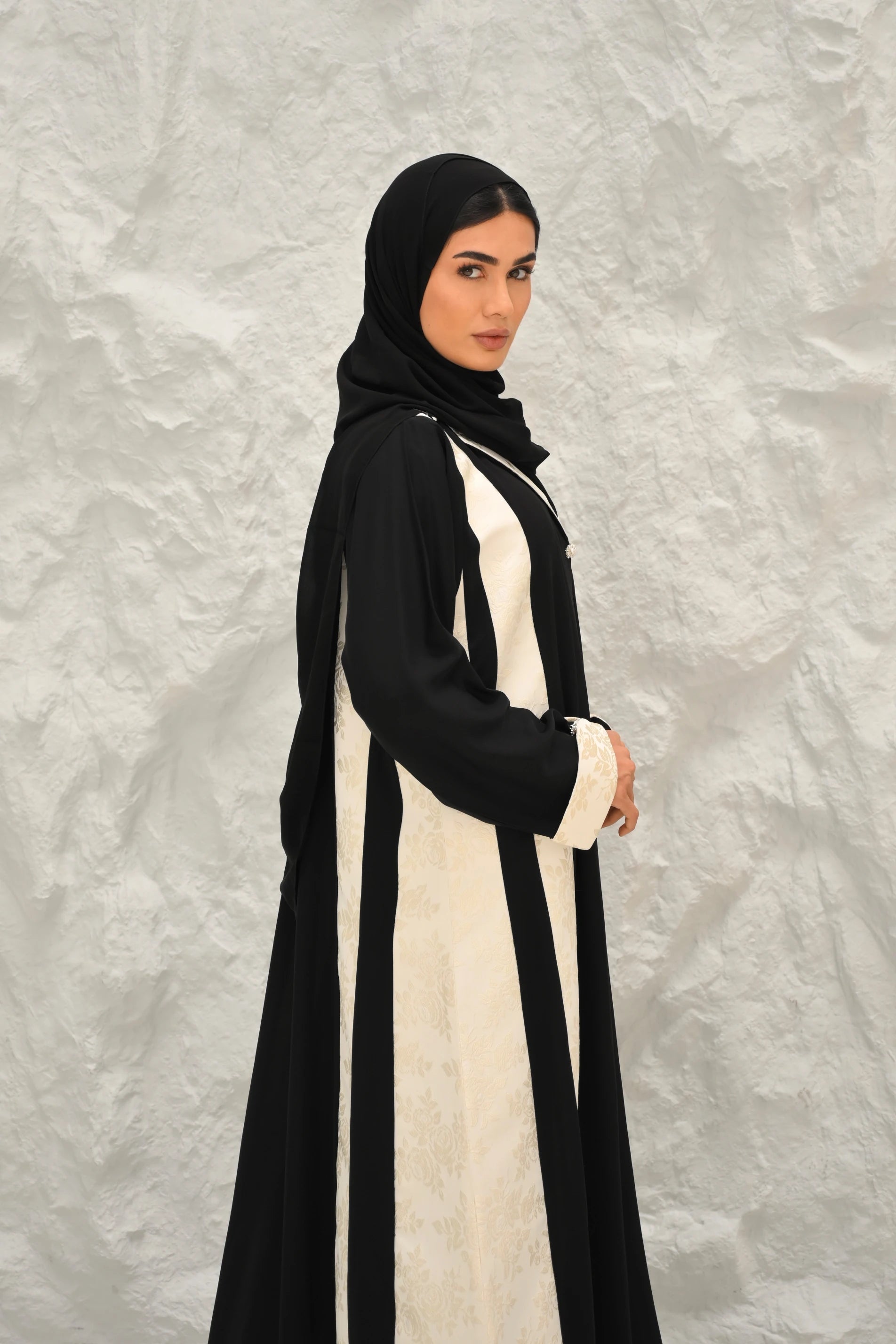 Lilia Abaya | Black Mixed White