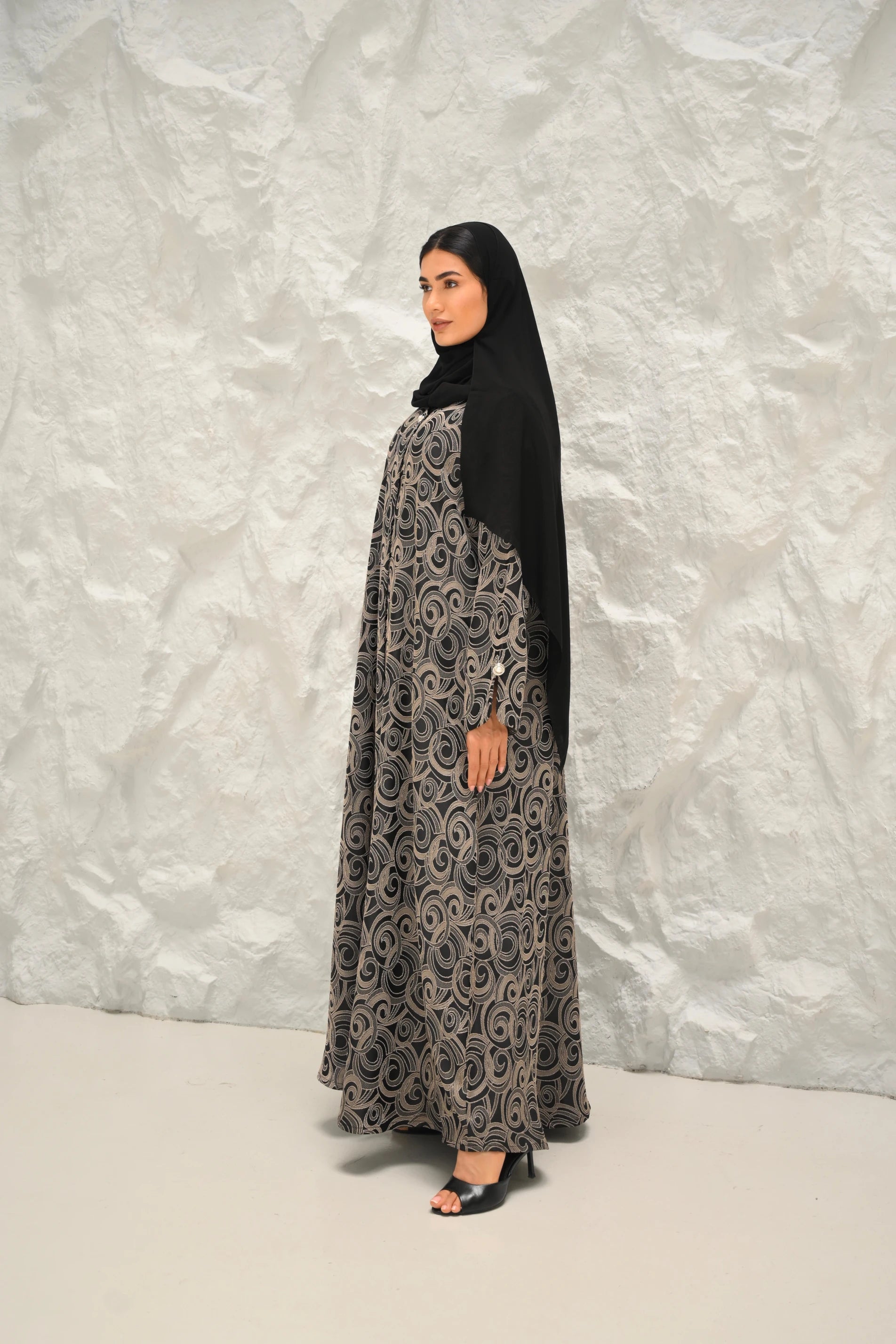 Sana Abaya Gold