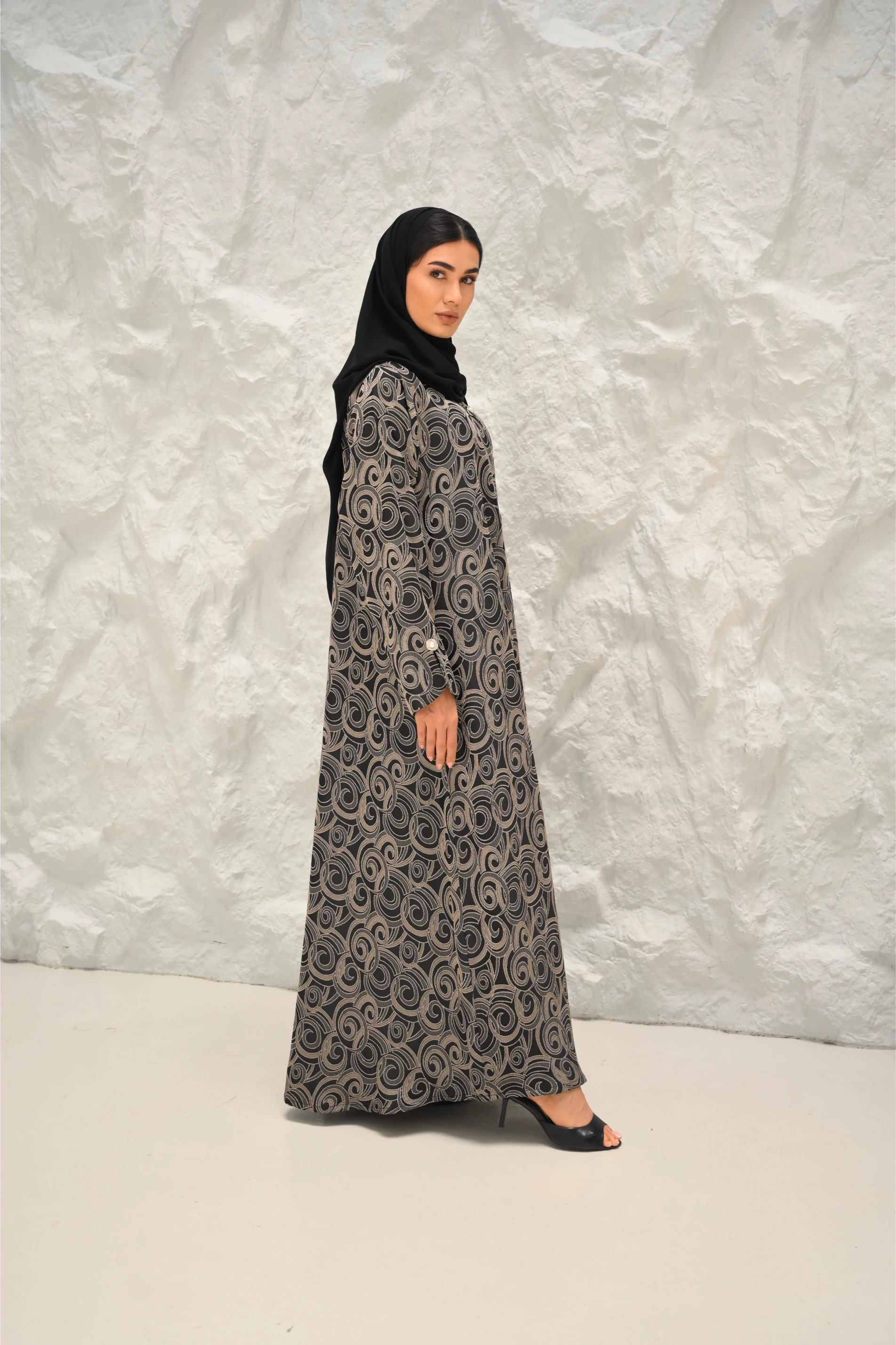 Sana Abaya Gold