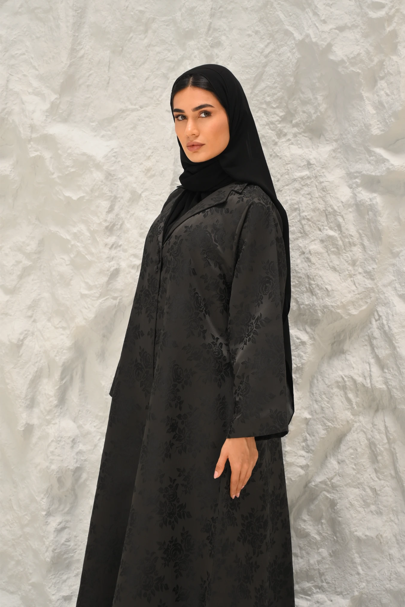 Lilia Abaya | Black