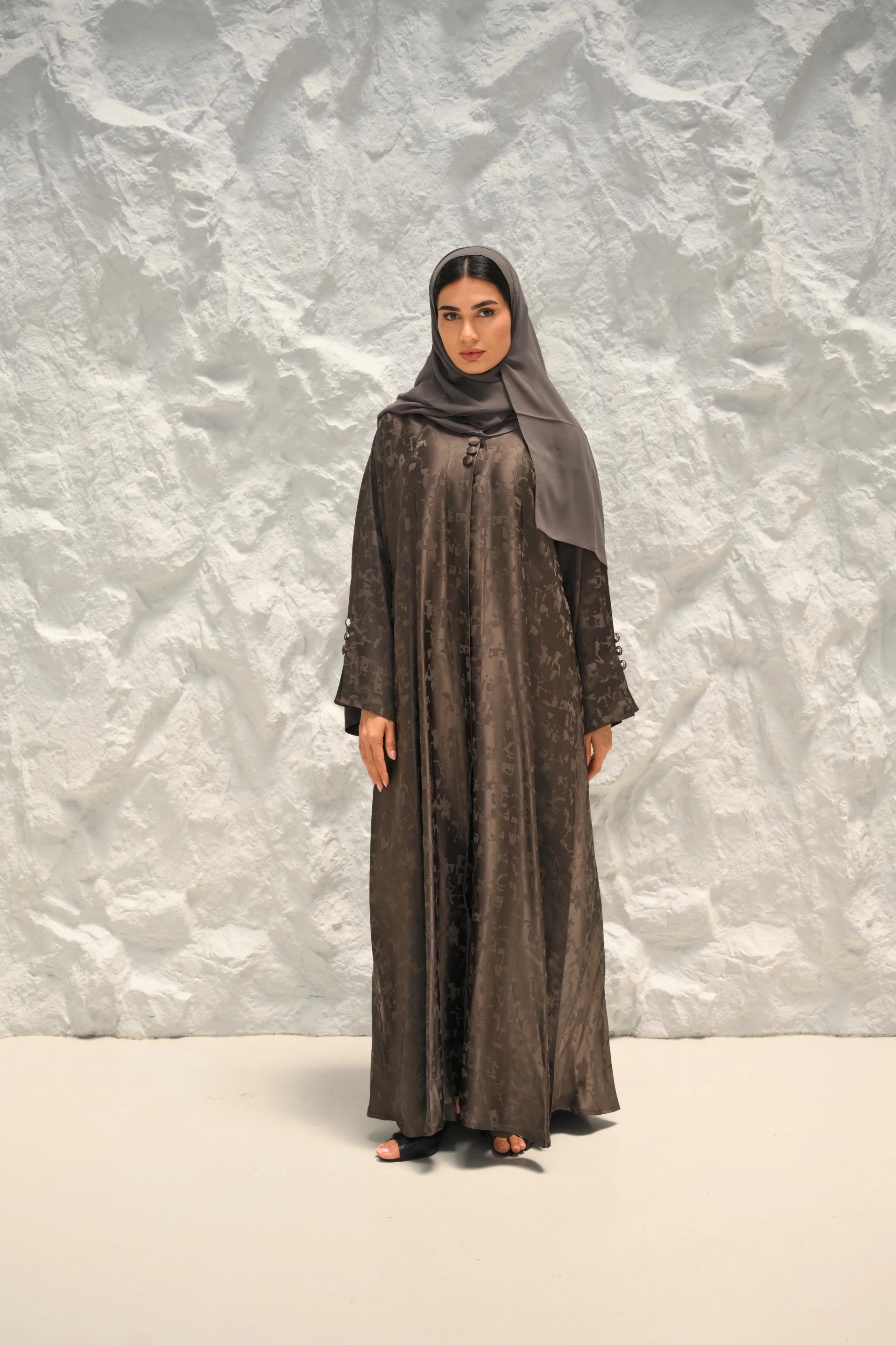 Zahia Abaya Iron