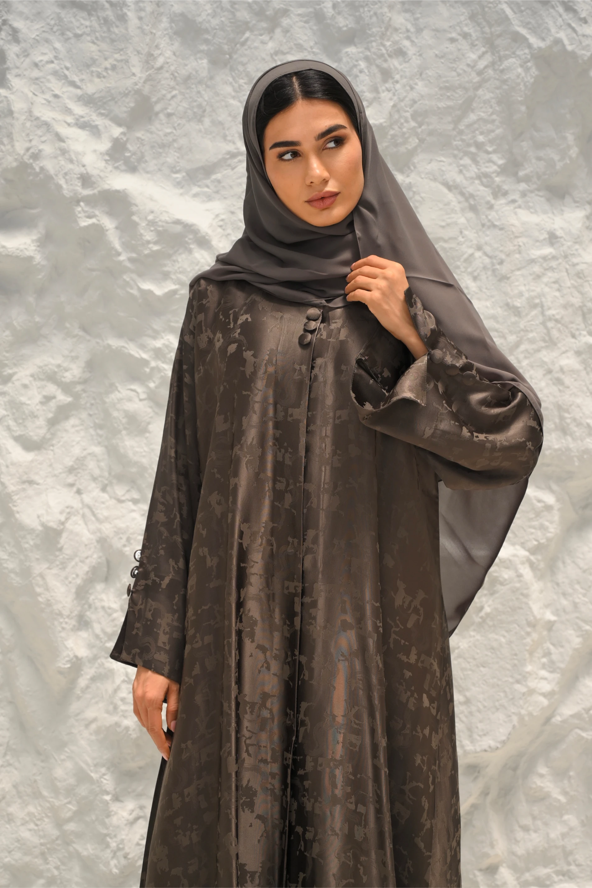 Zahia Abaya Iron