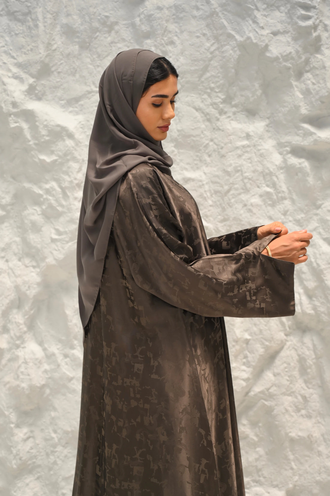 Zahia Abaya Iron