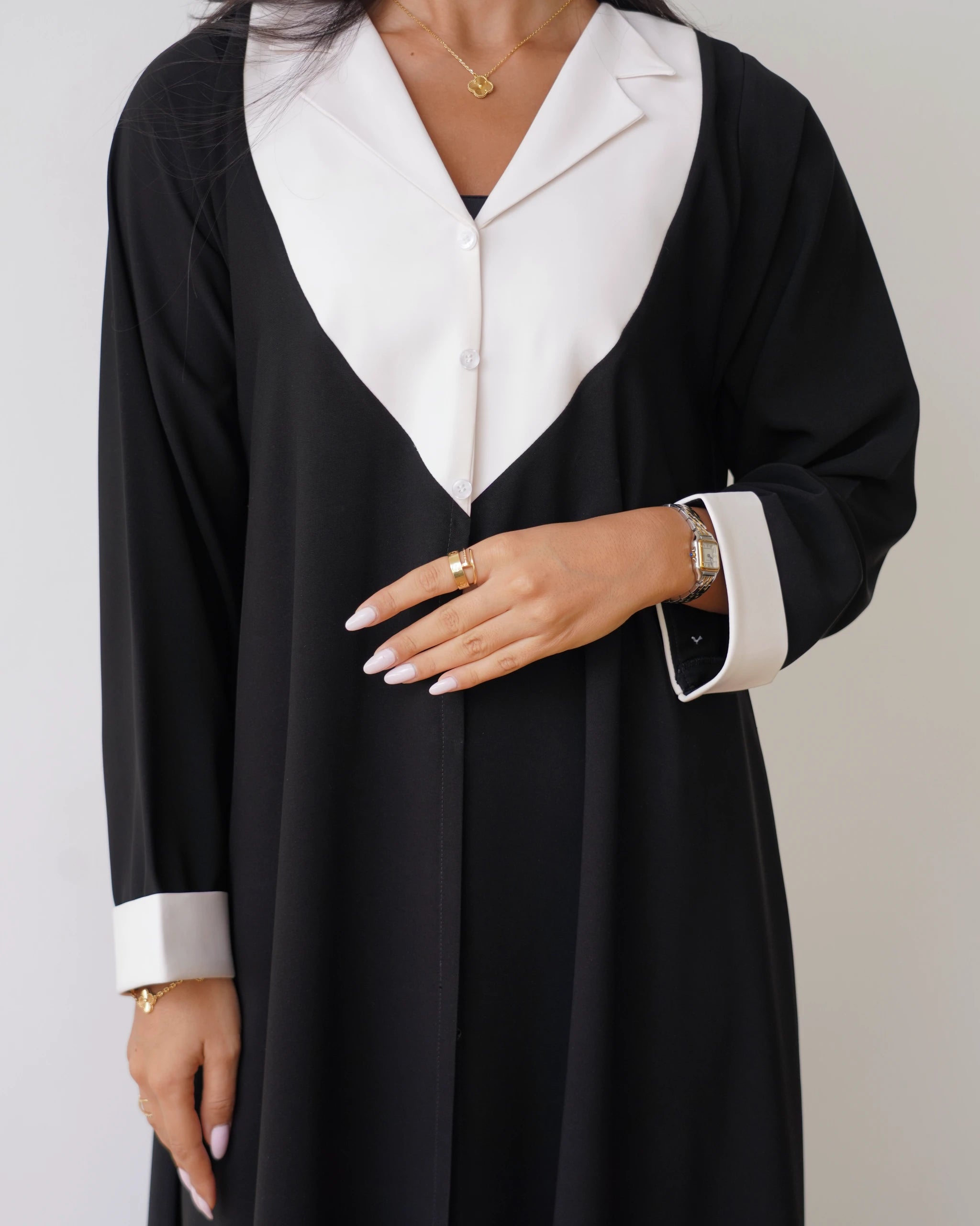 Smart Abaya | Black & White